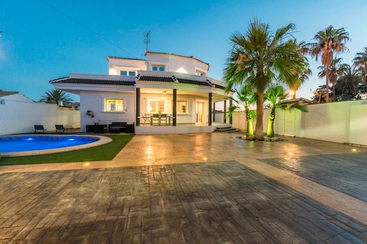 Comprar una villa en Orihuela Costa