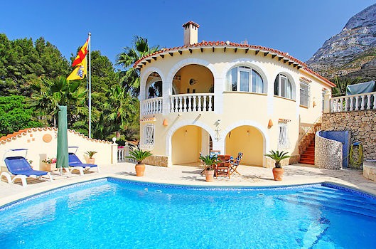 Купить дом в Дении недорого