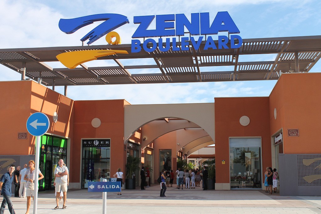 decathlon zenia boulevard horarios